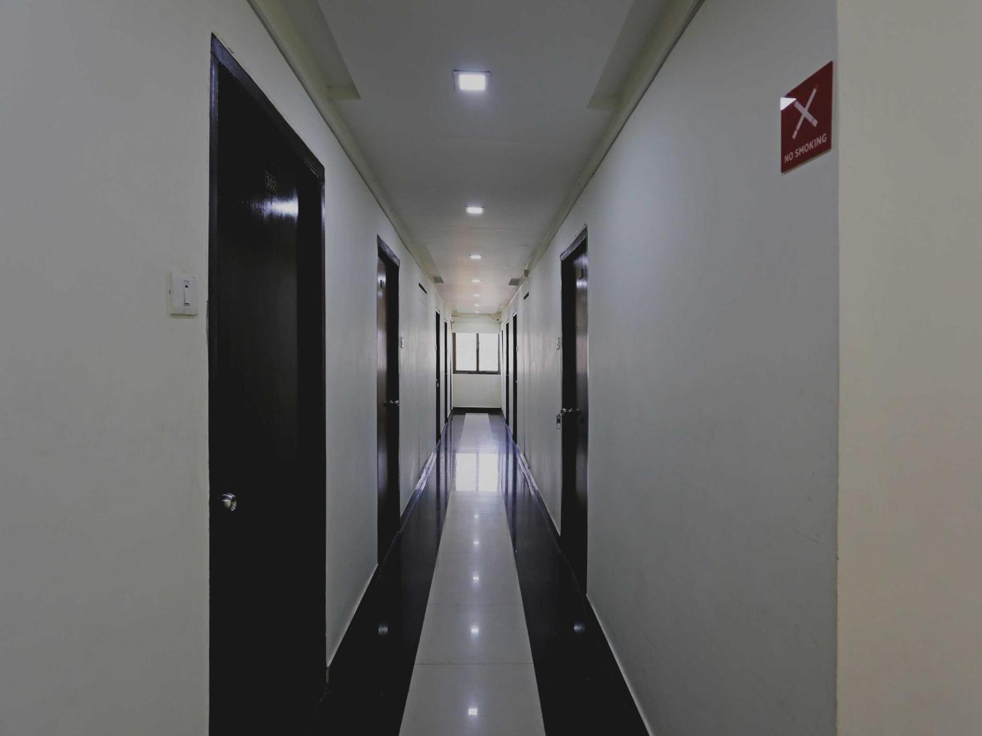 Hotel O Golden Wings ウダイプル エクステリア 写真